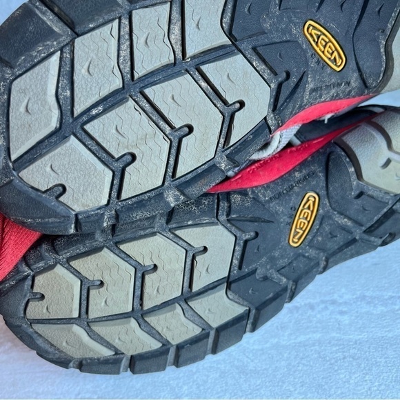 ** Keen Newport H2 Sport Red Gray Black Sandals Mens 6 Womens 7.5 main image 8